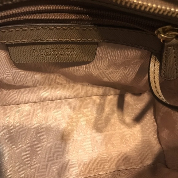 Michael Kors crossbody - Picture 4 of 6